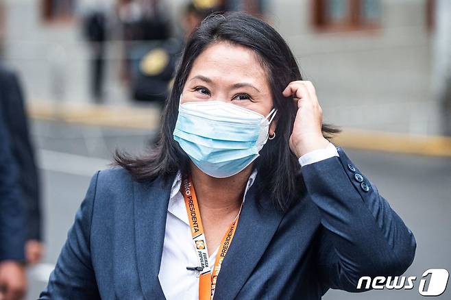 페루 우파 정치인 후지모리 게이코(46)가 법정을 나서고 있다. 2021.06.22 © AFP=뉴스1