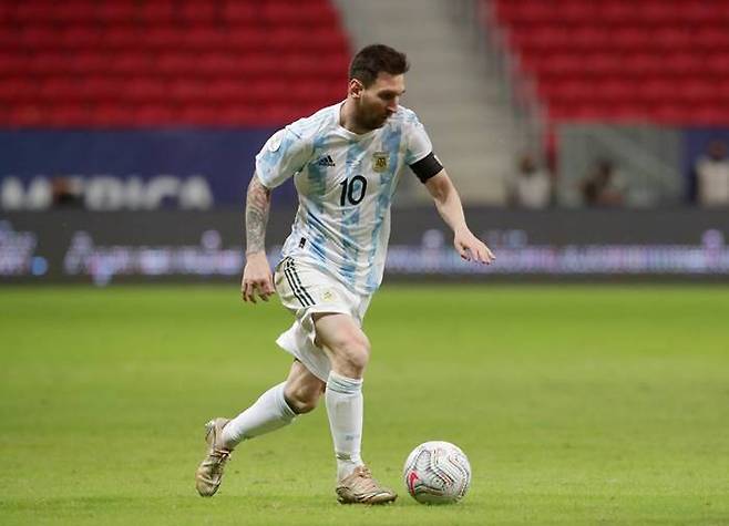 오는 29일(이하 한국시각) 리오넬 메시는 2021 코파 아메리카 볼리비아와의 조별라운드 4차전에 선발 출전할 것으로 예상된다. 이 경기를 통해 아르헨티나 A매치 출전 단독 1위에 올라설 가능성이 크다. /사진=로이터