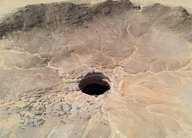 ‘예멘의 불가사의’ 거대 싱크홀, ‘지옥의 우물’로 불리는 이유