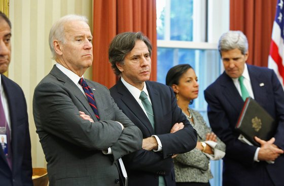 조 바이든 미국 대통령(왼쪽)과 토니 블링컨 국무부 장관. 바이든이 당선인 시절의 사진이다. 로이터=연합뉴스
