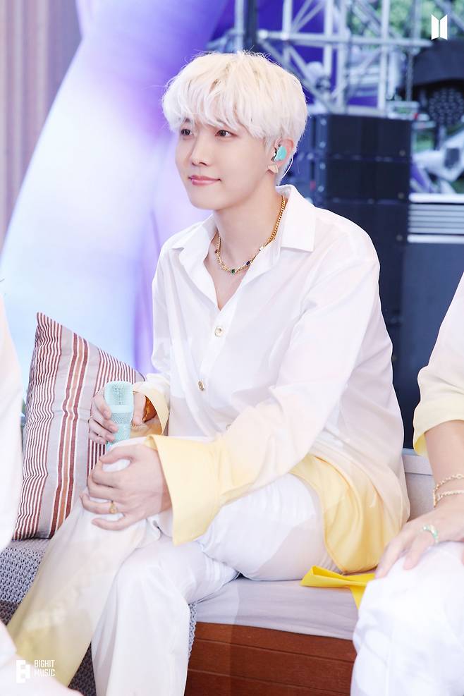 방탄소년단 제이홉(BTS J-HOPE)