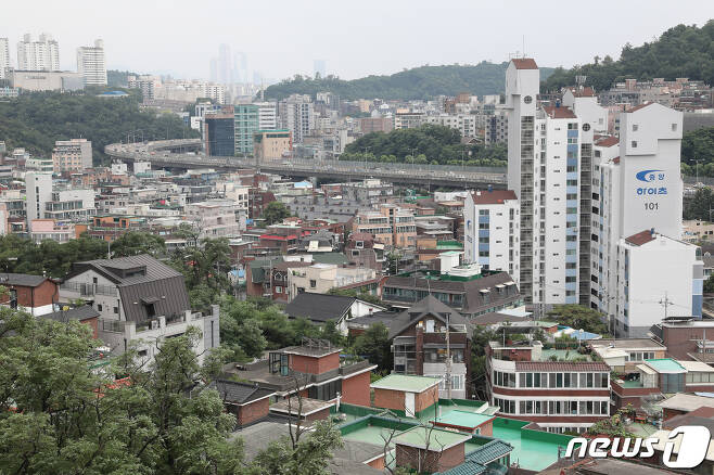 서울 서대문구 홍제동 고은산 서측 지역 일대. 2021.6.23/뉴스1 © News1 임세영 기자