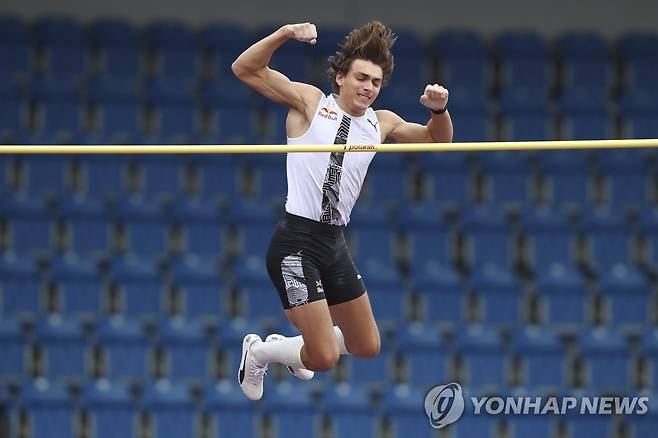 남자 장대높이뛰기 세계 기록 보유자 뒤플랑티스 [EPA=연합뉴스 자료사진]