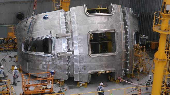 국제핵융합실험로(ITER) 진공용기 섹터 완성 모습