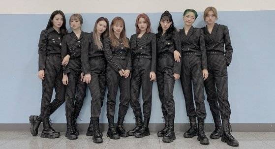 그룹 위키미키(Weki Meki)가 지난해 활동하며 입었던 의상. 사진 판타지오