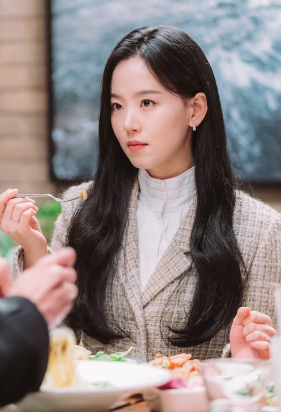 tvN 수목드라마 '간 떨어지는 동거'의 강한나/사진제공=tvN