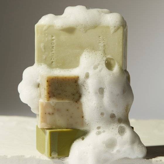 로즈마리 등 자연 유래 성분을 사용한 '아로마티카' 비누 바. 사진 아로마티카