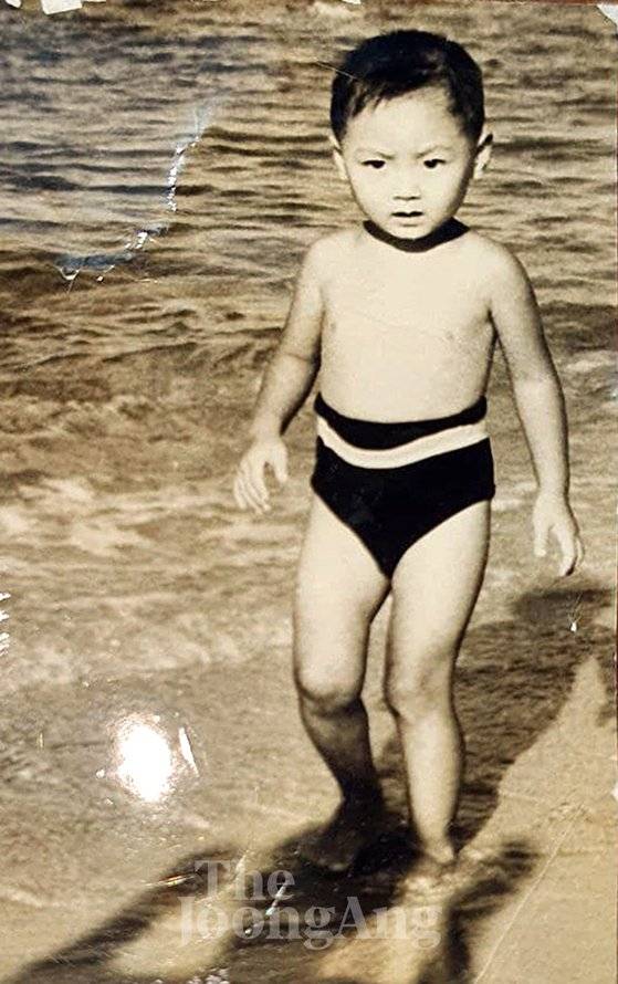 윤석열 전 검찰총장의 유년기 사진.