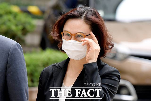 조국 전 법무부 장관의 5촌 조카 조모 씨에게 징역형이 확정됐다. 정경심 교수가 사모펀드 혐의 공범이라는 검찰의 주장은 인정되지 않아 이 범죄와 조 전 장관 일가는 사실상 무관한 것으로 결론났다./더팩트 DB