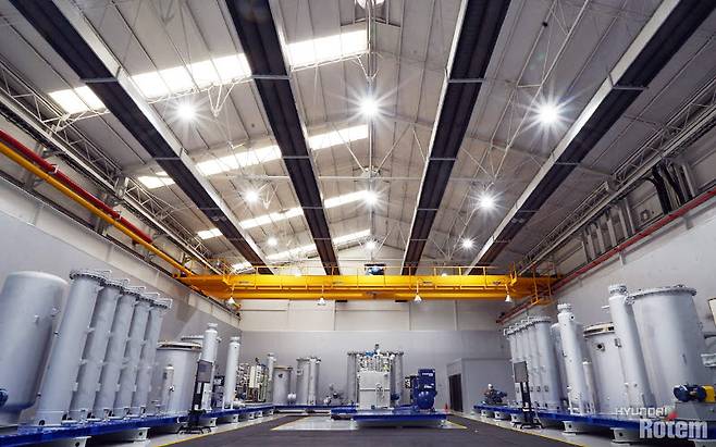 현대로템 의왕연구소의 수소추출기 공장 내부