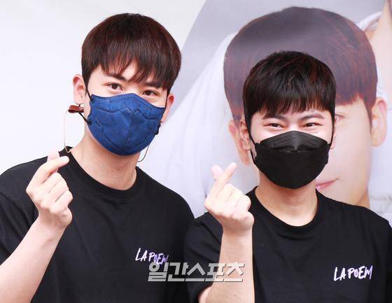 포토] 라포엠-유채훈,박기훈 '여심저격 하트'