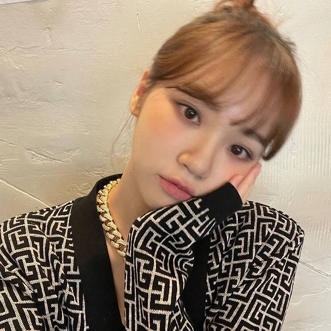 Kim Chaewon, from IZ*ONE, has revealed a more lovely appearance.On the afternoon of the 5th, Kim Chaewon posted several photos without any comment through personal Instagram.Kim Chaewon in the picture is taking selfies with various facial expressions, and his lovely calyx delivers positive energy to the viewers.The netizens who watched this were full of reactions to praise Kim Chaewons lovely visuals such as Its a perfect princess, Its so cute, its so cute and Its so cute.Meanwhile, Kim Chaewons group IZ*ONE was dissolved in about two years and six months after the contract expired on April 29th.Kang Hye-won, IZ*ONE members Kwon Eun-bi, Kang Hye-won, Kim Min-joo, Nako, Sakura, An Yoo-jin, Lee Chae-yeon, Cho Yu-ri, Jang Won-young, Choi Ye-na and Hitomi walked their own path.iMBC  Photo Source Kim Chaewon Instagram
