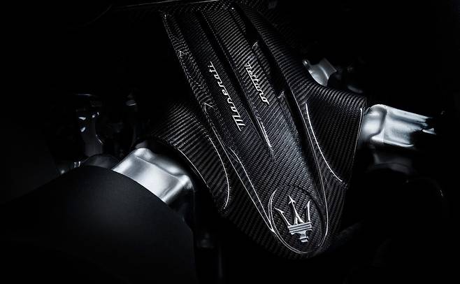 3리터 트윈터보 가솔린 V6 네튜노 엔진은 630마력을 뿜어낸다