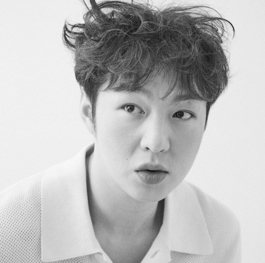 Group BtoB member Lee Chang-sub has thrilled fans.On the 7th, Lee Chang-sub posted a picture on his personal Instagram with an article entitled Why are you so swollen?In a black and white picture, he is staring at one side.Lee Chang-sub has a naturally ruffled hairstyle and a relaxed look with a gaze somewhere.Idol visuals and thick lips that are not hidden in simple photos aim at the hearts of fans.Especially, it is Lee Chang-sub who showed chic charm as if it was indifferent, but did not miss cuteness with the word Singer Seven, who saw this, showed off his friendship with a comment saying The netizen also enjoyed parodying Lee Chang-subs articles such as Why are you so handsome and Why are you so cute?