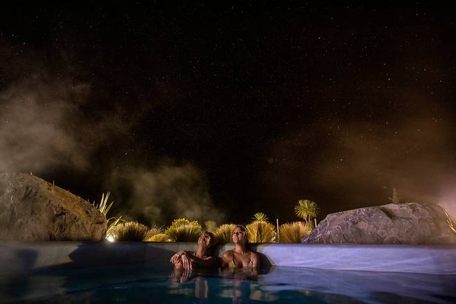 테카포 호수 온천