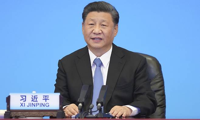 시진핑 중국 국가주석이 6일 중국공산당 창당 100주년을 맞아 베이징에서 화상으로 개최한 '중국공산당과 세계 정당 지도자 정상회의'에 참석해 기조연설을 하고 있다. 베이징=신화연합뉴스