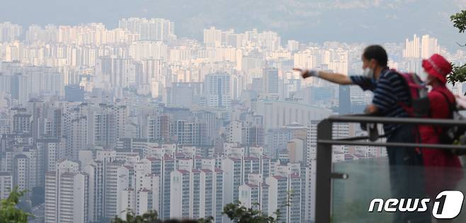 서울 남산에서 바라본 강북지역 아파트 모습(자료사진) 2021.7.8/뉴스1 © News1 김명섭 기자