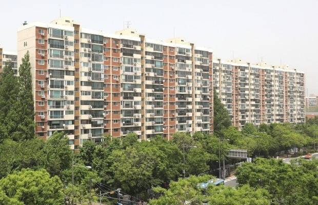 서울 강남구 압구정 현대아파트 전경.  /뉴스1