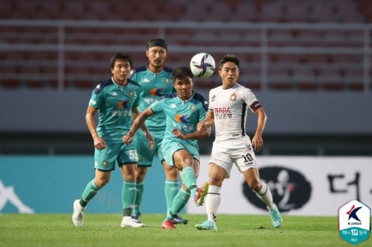 안산-경남 경기 장면 [한국프로축구연맹 제공]