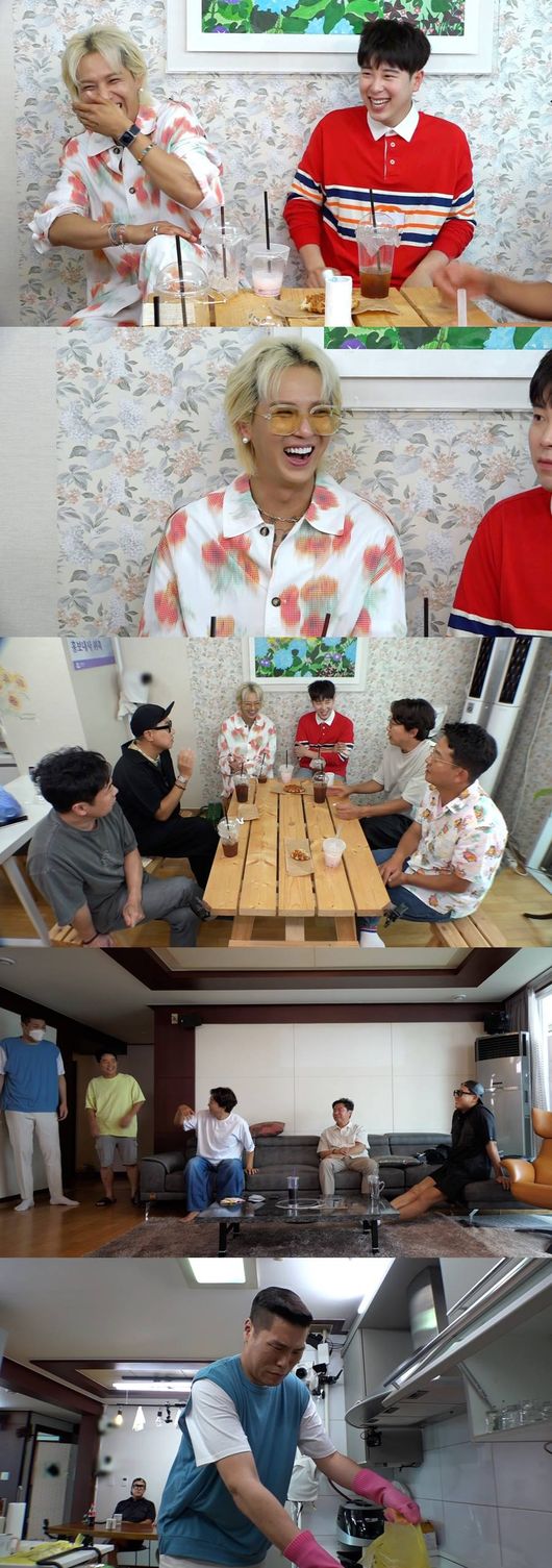 In SBS Take off your shoes and dolsing foreman, which will be broadcasted on the 13th, Song Min-ho and P.O, the best friends of the entertainment industry, will present a funny chemistry with Dolsing Foreman.On this day, Song Min-ho and P.O, who visited Lim Won-hees house, held a heated debate on Thumbs Standard with Dolsing Forman.Dolsing Forman said, Tok-a-sum and Theater-masked thumb and said, Thumbs standard transcending imagination. So Song Min-ho and P.O were surprised to see that they were notDolling Forman, who continued to want to get close to his sisters, asked the question, Who does it look like the most sophisticated among us?, which embarrassed the two.Dolsing Forman showed a strange tension when he saw the two people in trouble. After a while, Song Min-ho showed a shocking inner mind and shocked Dolsing Forman.On the other hand, at the end of the broadcast, Kim Jun-hos house is expected to attract attention with another stone-singing Seo Jang-hoonon.The entertainment industry representative, Seo Jang-hoononon, was shocked to see the shocking Kim Jun-hos house condition.Is not it crazy? Seo Jang-hoonon, who was nagging about the worry, said that he was surprised to start cleaning the equipment and cleaning it.Until the emergence of the popular best friends Song Min-ho and P.O and a new neat stone-singing Seo Jang-hoononon.Take off your shoes and dolsing foreman, a funny talk show by twisted dolsing, will be released at 10 pm on Tuesday, the 13th