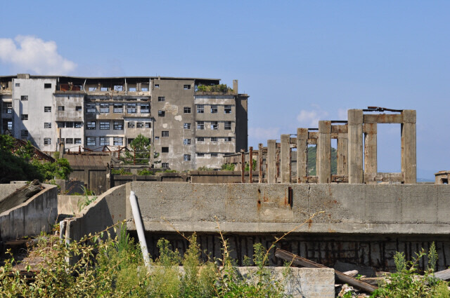 Hashima Island (also known as Battleship Island in Korea) in Nagasaki Prefecture is pictured. (Hankyoreh photo archives)