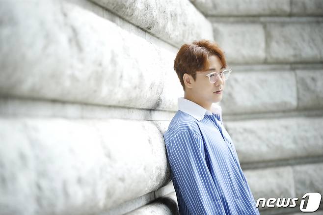 '보이스킹'의 우승자 리누가 서울 종로구 뉴스1 사옥에서 진행된 인터뷰에 앞서 포즈를 취하고 있다. /뉴스1 © News1 권현진 기자