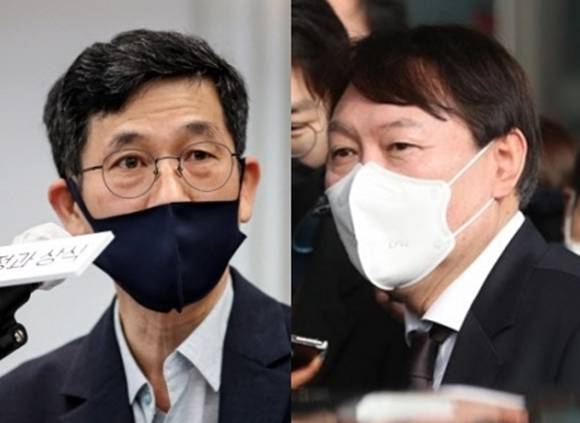윤석열 대통령 가능성 토론회에서 ‘공정’ 말하는 진중권 - 윤석열 전 검찰총장을 지지하는 전문가그룹인 ‘공정과 상식을 위한 국민연합(공정과 상식)’이 21일 오전 출범했다. 이날 오전 서울 중구 프레스센터에서 열린 출범식 직후 열린 윤석열, 대통령 가능성과 한계‘를 주제로 열린 토론회에서 진중권(왼쪽) 전 동양대 교수가 ’공정‘을 주제로 기조 발제를 하고 있다. 오른쪽은 윤 전 총장. 2021.5.21 연합뉴스