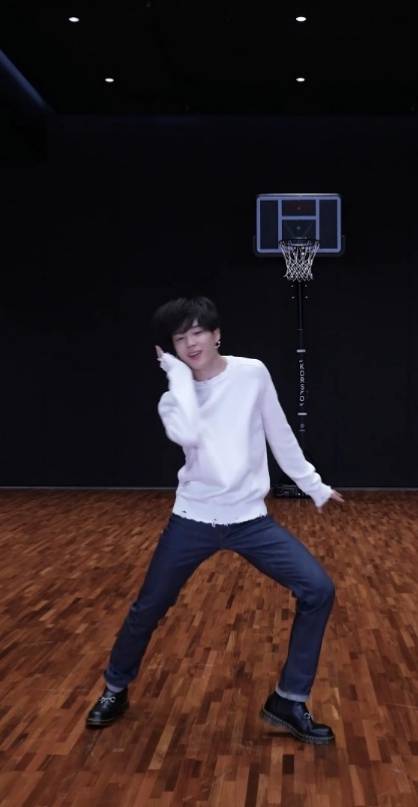 '품절의 神' 방탄소년단 지민, 안무 연습 영상 신발 全사이즈 품절..'30개월 연속 브랜드평판 1위' 브랜드킹 파워