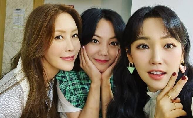 Actor Go Eun-ah has revealed his affection for senior Kim Jung-Eun and Lee Yoo-ri.On the 14th, Go Eun-ah posted two photos on his Instagram with an article entitled It is so beautiful and my role model seniors.In the photo, Kim Jung-Eun, Go Eun-ah, and Lee Yoo-ri gather together to take a self-portrait.Kim Jung-Eun emanated an alluringness that did not change over the years, and Lee Yoo-ri boasted a unique bright energy.Between the two seniors, Go Eun-ah showed off her youngest cuteness by putting a calyx on her face.Go Eun-ah said, Kim Jung-Eun, who is good and good at personality and wide-minded, Lee Yoo-ri seniors who are so cute and a lot of advice and consideration.Lala Land I became the youngest to be blessed! It is an honor!!!! He said, I have taken all of this years incarnation. Meanwhile, Go Eun-ah, Kim Jung-Eun and Lee Yoo-ri will appear on Channel As new entertainment Legend Music Classroom - Lala Land, which will be broadcasted in August.