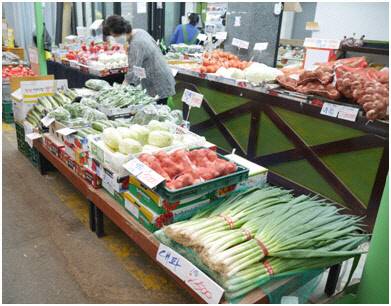 자양전통시장에서 만날 수 있는 다양한 반찬전문점. 한국간편결제진흥원 제공.