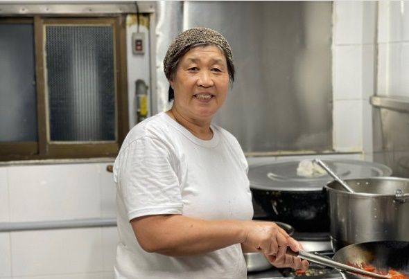 삼척 비빔짬뽕 달인으로 불리는 이화 씨. ⓒ SBS '생활의달인'