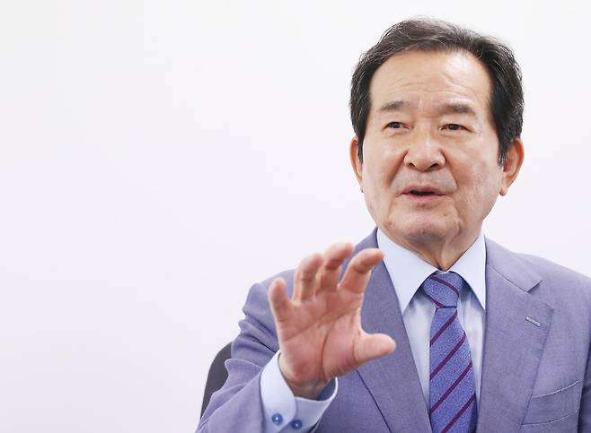 연합뉴스와 인터뷰하는 정세균