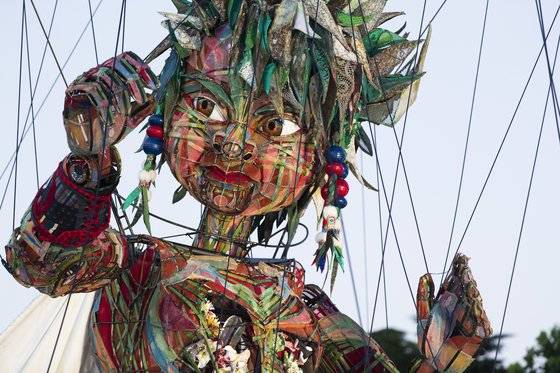 '부흥올림픽'을 상징하는 대형 꼭두각시 인형 '못코'. [AP=연합뉴스]