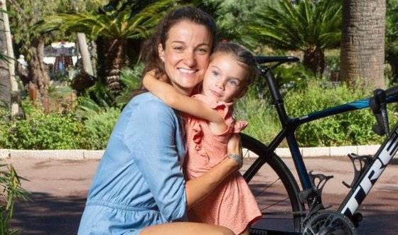 영국 도로 사이클 국가대표 리지 데이그넌과 딸 올라. [데이그넌 트위터]