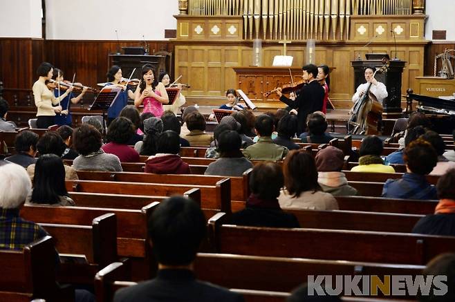 '코로나19' 이전인 2017년 3월, 지역의 주민과 직장인을 위해 정동제일교회 벧엘예배당에서 열렸던 열린 음악회&nbsp;