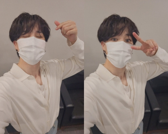 On the morning of the 25th, on the official BTS Twitter, Jimin posted a message I want to see you with his own hashtag #JIMI, along with two selfies to fans.He closed his eyes when he sprayed and made a lovely finger heart.The beauty, and cuteness that can not be covered even with a mask, shot the hearts of fans.Jimin appeared on SBS 8 News on the afternoon of the 24th and said, Fans give support and great love without a price.It is a difficult situation, but we are happy, and I do not know how happy the fans are, so I want to be happy. He said, Permission to Dance I do not know how to repay the fans. We have audiences, so we exist.I can not express my gratitude enough, so my heart is heavy. Jimins fan love attracted fans and netizens.Photo = BTS Twitter