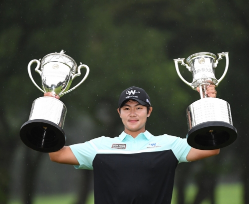 올해 첫 출전한 한국프로골프(KPGA) 코리안투어 야마하·오너스K 오픈에서 준우승을 차지한 김성현 프로. 사진은 2021년 7월 일본프로골프투어(JGTO) 제88회 PGA챔피언십에서 우승했을 때 모습이다. 사진제공=KPGA