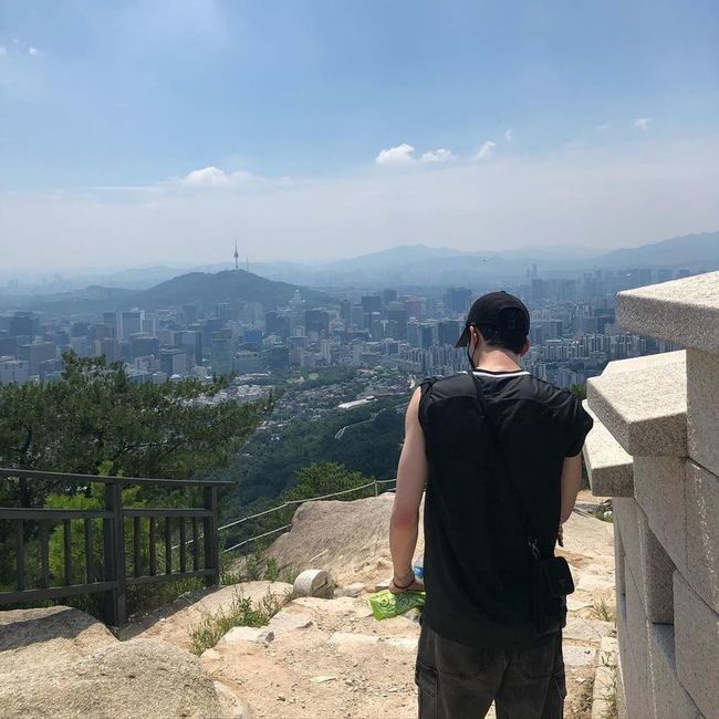 Victon han seung-woo did a sister Han Sun-hwa and Climbing ahead of his military enlistment.Han Seung-woo posted several photos on July 26 with his article The Line to Die after tagging the account of sister Han Sun-hwa on his instagram.In the open photo, Hansung-woo climbed the top of Inwang Mountain wearing a white T-shirt, a black hat and a mask.Han seung-woo, who climbed the mountain in the heat, eventually could not stand the heat and took off his white T-shirt, and the black T-shirt he was wearing inside showed sweating so wet.Earlier, Han Sun-hwa also wrote on his Instagram page, I was breathless and had a few times, but I was able to take a picture with a calm wind and a big numbness, and I packed it with a cool noodle and prepare for dinner.Have a cool weekend, Climbing is Nono in this heat, I am sorry for the big sister. He released his brother Han Seung-woo and his certification shot to the top of the mountain.