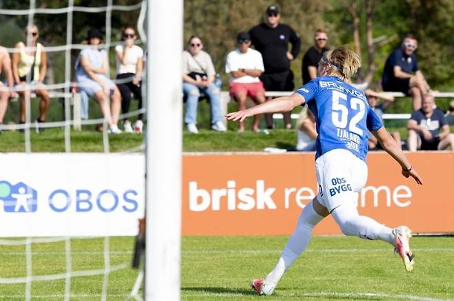 ▲ 엘링 홀란드의 사촌동생 알베르트 트잘란드가 프로 데뷔전서 데뷔골을 터트렸다. ⓒ몰데 FK SNS