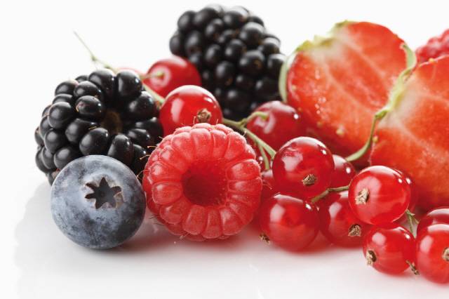 플라보노이드 성분을 많이 섭취하면 인지기능 저하가 늦게 찾아온다는 하버드대 연구 결과가 나왔다./사진=클립아트코리아