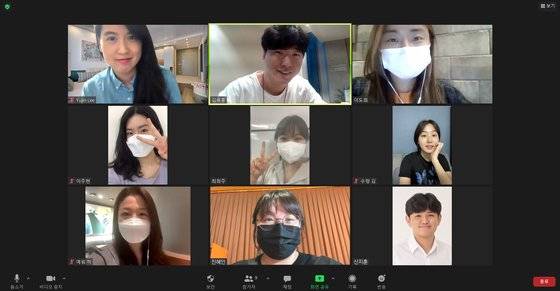 사회인 광고동호회 '발광'의 멤버들이 '줌'으로 언택트 회의를 하고 있다. 윗줄 왼쪽부터 이유진, 김용훈, 이도희씨. 중간 줄 왼쪽부터 이주현, 최희주, 김수정씨. 아랫줄 왼쪽부터 허예림, 진혜민, 신지훈씨