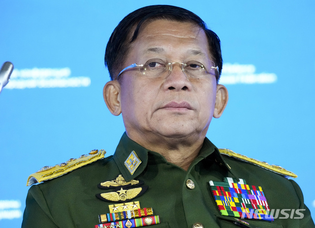 [AP/뉴시스] 미얀마 쿠데타 지도자 흘라잉 최고사령관이 6월 말 모스크바 방문 중 연설하고 있다