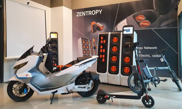 젠트로피의 전기 이륜차와 충전 인프라
