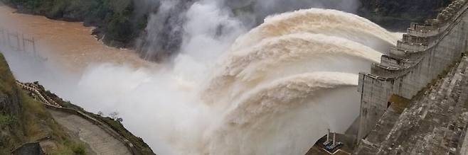 에티오피아가 나일강 상류에 건설하고 있는 그랜드 에티오피아 르네상스 댐의 모습. 그랜드 에티오피아 르네상스 댐 트위터 갈무리