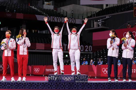 배드민턴 여자복식에서 욕설 논란을 자초한 중국이 금메달 획득에 실패했다. 게티이미지
