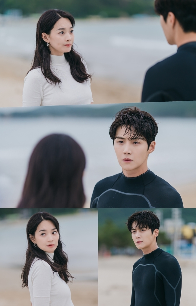 The first meeting of the beach between Shin Min-a and Kim Seon-ho, the Cha Cha Cha Cha Cha, a village village, was unveiled.TVNs new Saturday drama, Gangmae Cha Cha Cha (directed by Yoo Jae-won, screenplay by Shin Ha-eun, production studio Dragon/Jetist) is a drama depicting the tikitaka healing romance played in the sea village Resonance, which is full of my own people, woven by realist dentist Yoon Hye-jin and all-round white-ho.The second teaser video, which is released, further raises expectations for the unusual romance of Shin Min-a and Kim Seon-ho.The video, which starts with a panoramic view of a peaceful and beautiful sea village resonance, is followed by cuts containing every corner of the village, delivering the pure charm of resonance.The scene where Shin Min-a, who strolled on a quiet and quiet beach, and Kim Seon-ho, who enjoyed surfing, accidentally encounters the beginning of the relationship with the copy of A strong wind of romance will be in a pleasant and peaceful village.Following the first teaser video that predicts the meeting of the city woman Shin Min-a and the sea village man Kim Seon-ho, this second video of their first meeting.The more Cha Cha Cha Cha Cha Cha Cha Cha Cha takes off the veil, the more attention viewers are waiting for the drama.Especially, Shin Min-a and Kim Seon-hos first meeting with the second Teaser video is continuing the hot reaction to the still cut that captured the moment of the excitement.