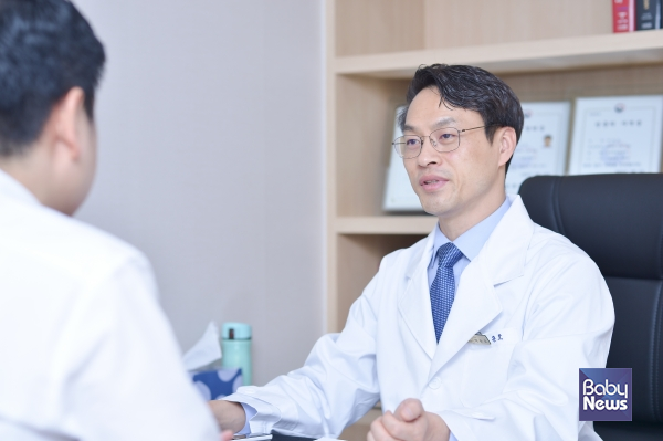 발바닥 뜨겁고 아프다면, 하지정맥류 의심. 도움말=박준호 강남 더행복한흉부외과 원장. ⓒ더행복한흉부외과