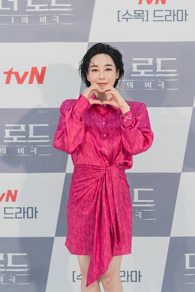 ▲ 배우 김혜은이 4일 tvN 새 수목드라마 '더 로드 : 1의 비극' 제작발표회에 참석해서 포즈를 취하고 있다. 제공|tvN