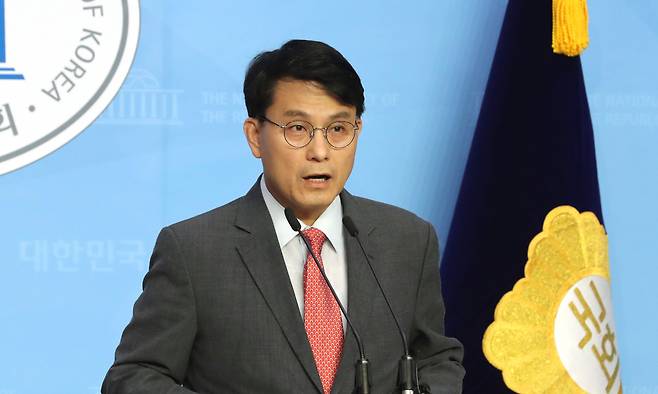 지난해 미래통합당(국민의힘 전신)을 탈당했던 윤상현 의원이 5일 국민의힘에 복당했다. [연합]