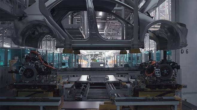 지난 3월, 현대자동차의 아이오닉 5와 소형 SUV 코나가 반도체 수급 문제로 생산이 일시 중단된 사례가 있다. 출처=현대자동차그룹